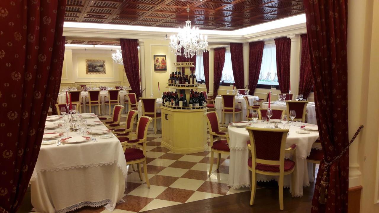 Savoy Beach Hotel & Thermal Spa Bibione Esterno foto Restaurant in Italy