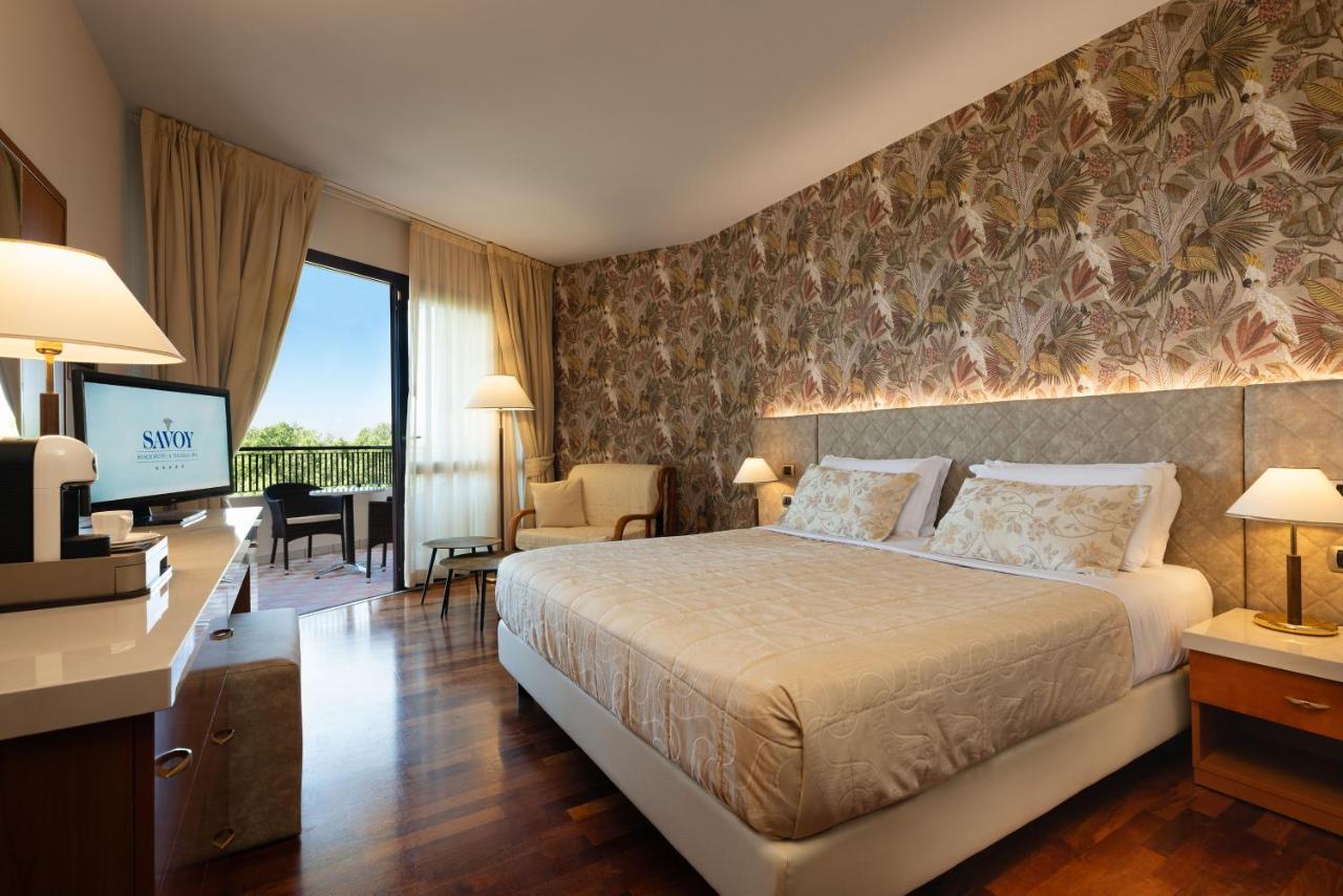 Savoy Beach Hotel & Thermal Spa Bibione Esterno foto A room at the hotel