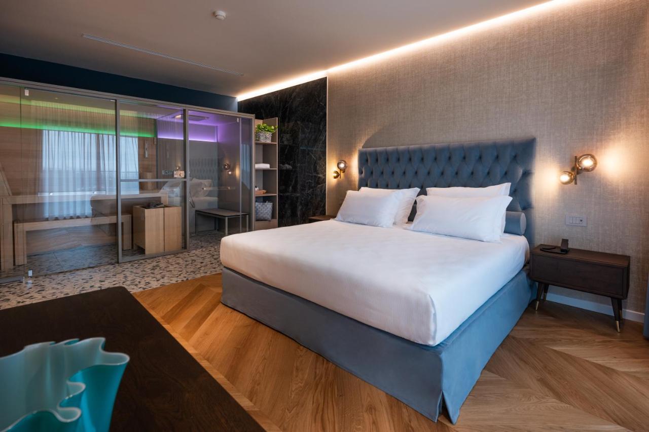 Savoy Beach Hotel & Thermal Spa Bibione Esterno foto Deluxe room
