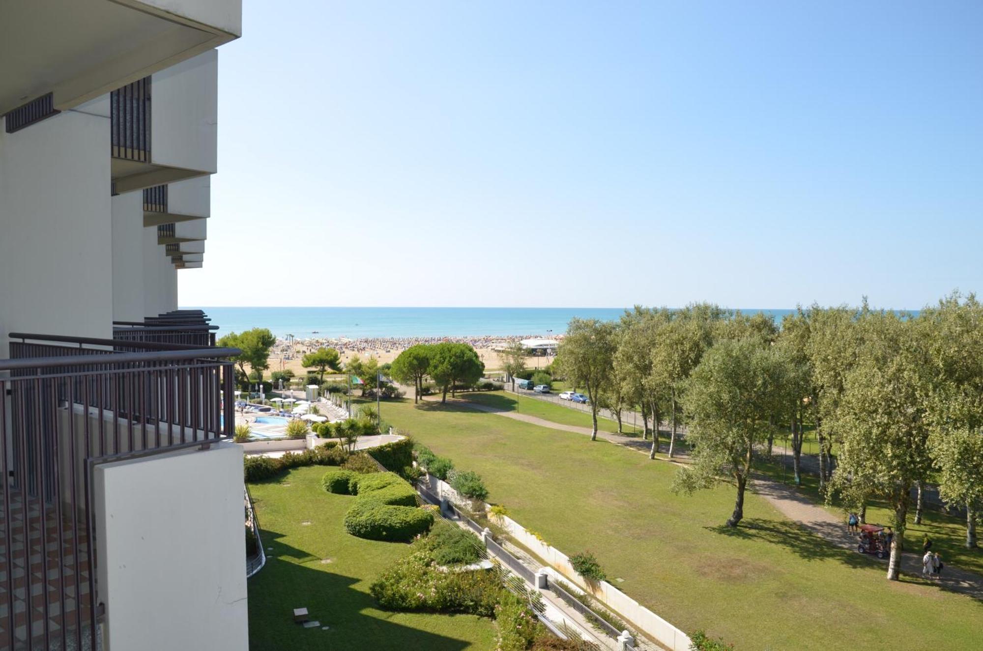 Savoy Beach Hotel & Thermal Spa Bibione Esterno foto