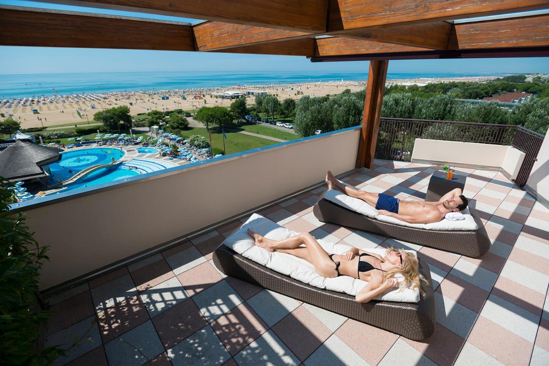 Savoy Beach Hotel & Thermal Spa Bibione Esterno foto Sunny Beach
