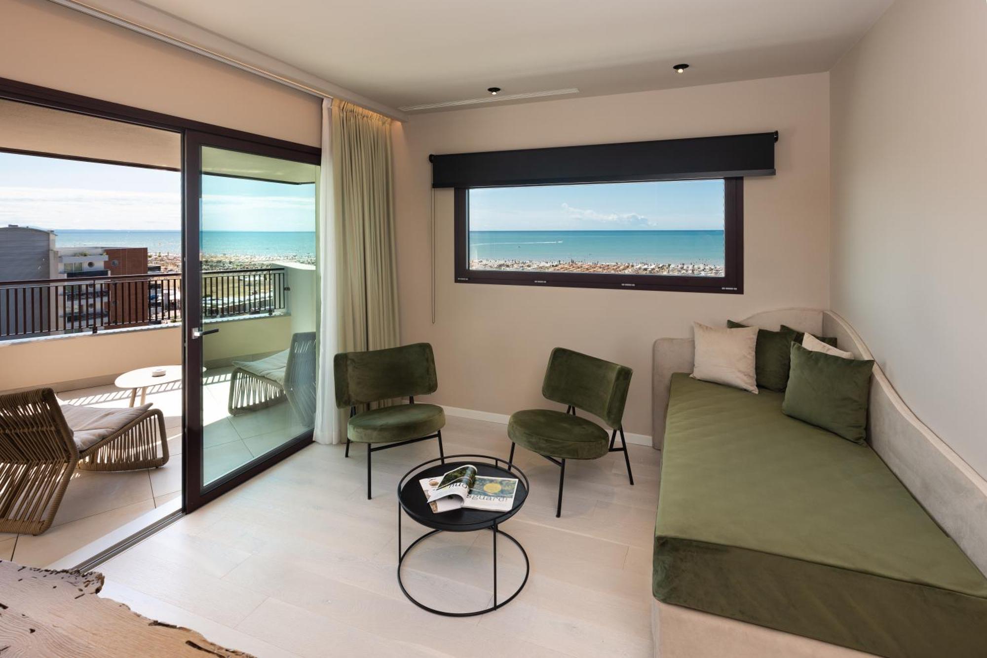 Savoy Beach Hotel & Thermal Spa Bibione Esterno foto A room at the hotel
